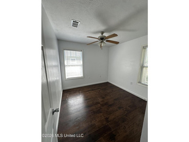 Welcome home to this cozy 3 bedroom, 1 bath property featuring a - photo 8