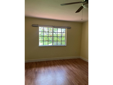 Spacious 3 bedroom, 2.5 bathroom with 1 car garage. Roof is 6 - photo 6