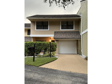 Tranquil 3-bedroom, 2.5-bath townhouse in the quiet Brook Haven - photo 1