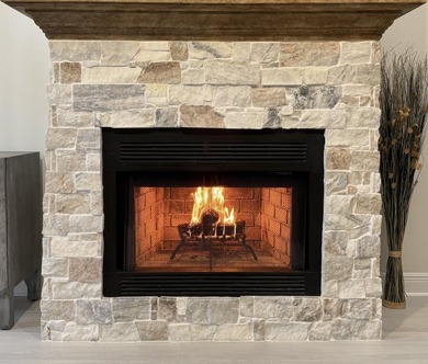 Tranquil 3-bedroom, 2.5-bath townhouse in the quiet Brook Haven - photo 7