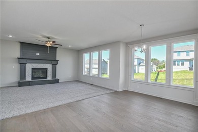 This stunning 2-story Harlow 5 home offers 5 bedrooms, 4 baths - photo 14