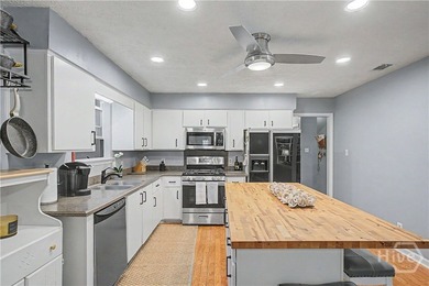 Nestled in the heart of the coveted Isle of Hope neighborhood - photo 17