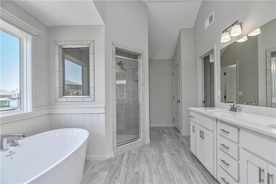 This stunning 2-story Harlow 5 home offers 5 bedrooms, 4 baths - photo 24