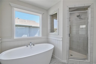 This stunning 2-story Harlow 5 home offers 5 bedrooms, 4 baths - photo 26