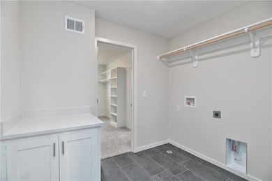 This stunning 2-story Harlow 5 home offers 5 bedrooms, 4 baths - photo 28