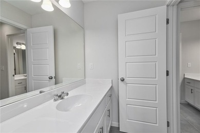 This stunning 2-story Harlow 5 home offers 5 bedrooms, 4 baths - photo 33
