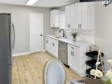 Motivated Seller. This beautifully updated 3-bedroom, 1.5-bath - photo 6