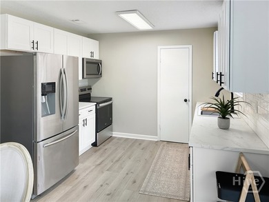 Motivated Seller. This beautifully updated 3-bedroom, 1.5-bath - photo 7