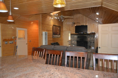 Bass Lake Cabin on a large lot - photo 6