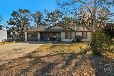 Welcome home to this lovely 3 bedroom, 2 bath ranch with 1,862 - photo 1