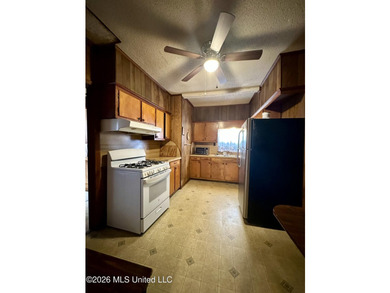 Welcome to 313 Josephine Street in the heart of Gloster - photo 11