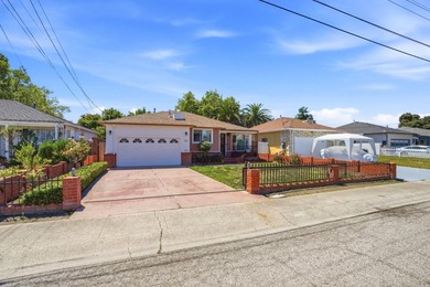 Welcome to this charming 4-bedroom, 2-bathroom with a bonus - photo 3