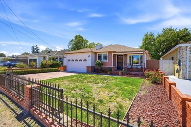 Welcome to this charming 4-bedroom, 2-bathroom with a bonus - photo 4
