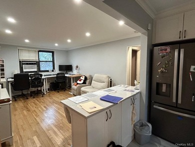Rare For Sale Totally Renovated Two Bedroom (Size 4.5, 720 - photo 6