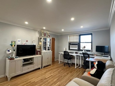 Rare For Sale Totally Renovated Two Bedroom (Size 4.5, 720 - photo 9