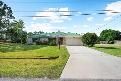 This is it ! Your WARM & SUNNY Florida homes. Store your shovels - photo 2