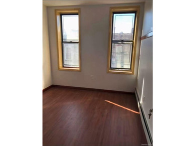 658 46th St - photo 9