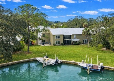 Welcome to your rare waterfront Winter retreat in The Islands at - photo 1