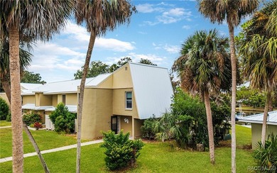 Welcome to your rare waterfront Winter retreat in The Islands at - photo 2