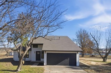 (private lake, pond, creek) Home Sale Pending in Sapulpa Oklahoma
