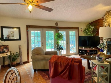 Well cared for 2 story colonial style home in the non HOA - photo 14