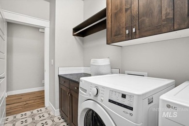 The WINTER SUNSET floorplan by Brighton is a beautifully - photo 32