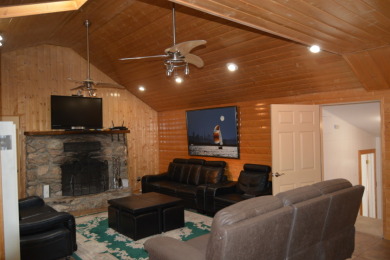 Bass Lake Cabin on a large lot - photo 8