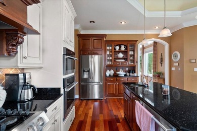 Luxury, timeless craftsmanship, and breathtaking golf course - photo 26
