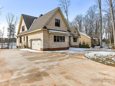 Welcome home to this quality, custom built, water front property - photo 2