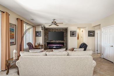 This impeccably maintained 2BR/2BA Maurea model is a standout - photo 10