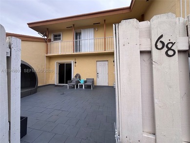 This 2 bedroom, 2.5 bath features bright light, large windows - photo 5