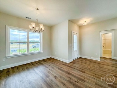 The charming Caitlin Coastal Cottage offers 3 bedrooms and 2 - photo 5