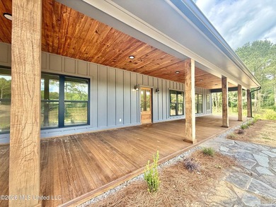 Custom waterfront new construction on 5.5+/- acres! This - photo 10