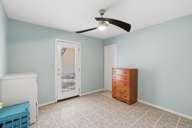 NEW PRICE AND NEW CARPET! Fairway Location | Single Story - photo 21