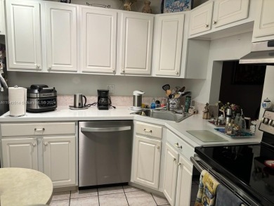 (private lake, pond, creek) Condo For Sale in Tamarac Florida