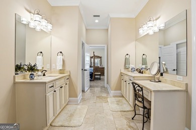 Welcome to this beautifully custom designed 3/4 bedroom, 4 bath - photo 17