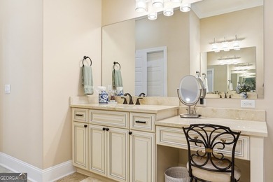 Welcome to this beautifully custom designed 3/4 bedroom, 4 bath - photo 18
