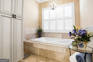 Welcome to this beautifully custom designed 3/4 bedroom, 4 bath - photo 21