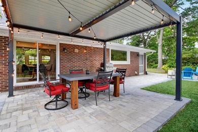 Tucked into the Queensborough neighborhood on James Island, this - photo 34