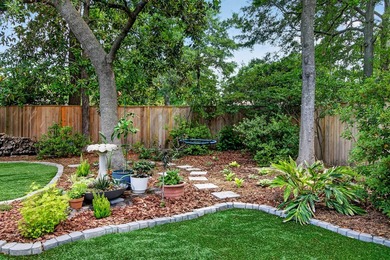 Tucked into the Queensborough neighborhood on James Island, this - photo 40