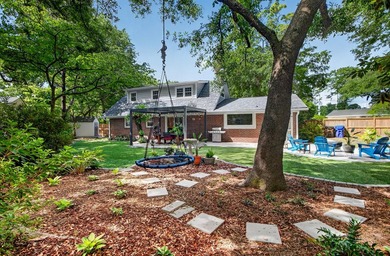 Tucked into the Queensborough neighborhood on James Island, this - photo 41