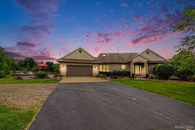Phenomenal setting, gorgeous 4 bedroom 3 bath custom built ranch - photo 3