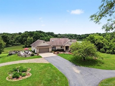 Phenomenal setting, gorgeous 4 bedroom 3 bath custom built ranch - photo 4