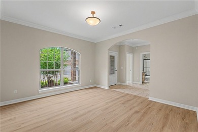 Beautifully remodeled 4 bedroom/3 bathroom Bellafont townhome - photo 6