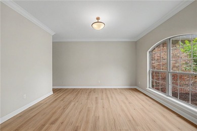 Beautifully remodeled 4 bedroom/3 bathroom Bellafont townhome - photo 7