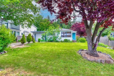 Lake Washington Home For Sale in Mercer Island Washington