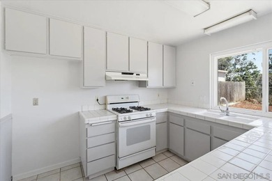 Welcome to this beautiful home featuring 2 bedrooms, 2 bathrooms - photo 11