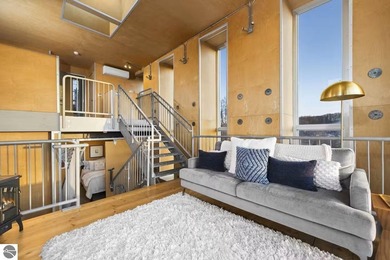 The nationally acclaimed Chameleon House. Designed by renowned - photo 12