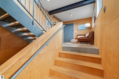 The nationally acclaimed Chameleon House. Designed by renowned - photo 16