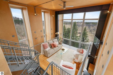 The nationally acclaimed Chameleon House. Designed by renowned - photo 17
